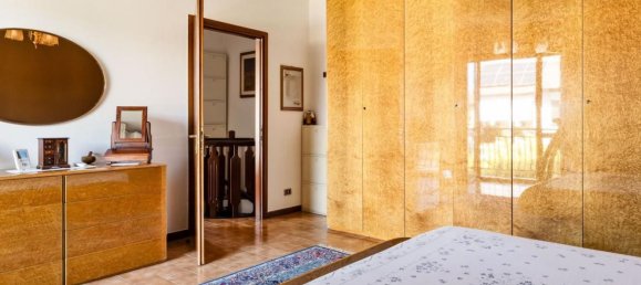 Квартира с 3 спальнями в Галларате, Италия № 361282 23