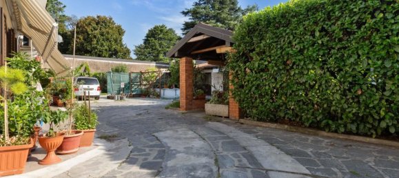 Квартира с 3 спальнями в Галларате, Италия № 361282 41