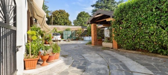 Квартира с 3 спальнями в Галларате, Италия № 361282 40