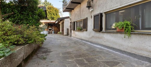 Квартира с 3 спальнями в Галларате, Италия № 361282 37