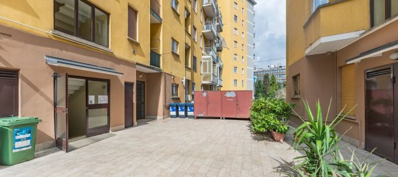 Studio in Milan, Italy, Nr. 240797 2