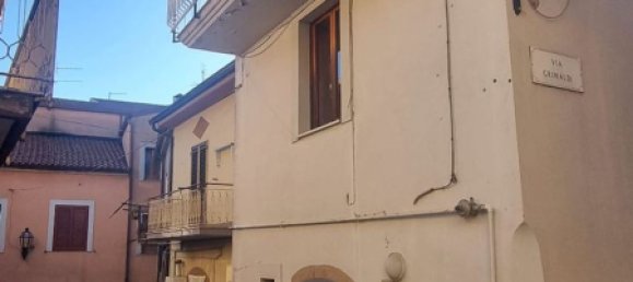 Villa de 5 dormitorios en Contrada, Italy No. 377965 2