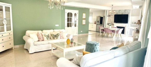 4 bedrooms Villa in Ojen, Spain No. 180009 8