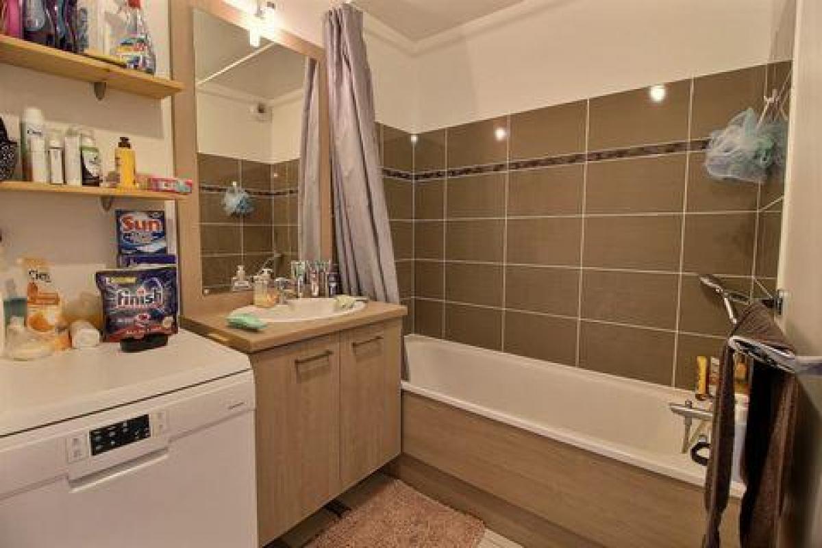 2 bedrooms Condo in Chantilly, France No. 10069