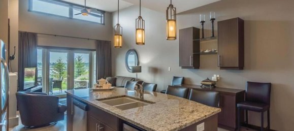 3 bedrooms House in British Columbia, Canada No. 1137 4