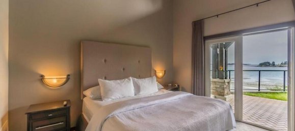 3 bedrooms House in British Columbia, Canada No. 1137 6