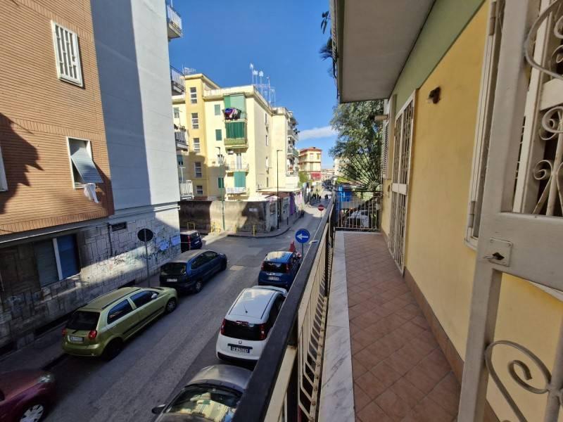 3 rooms Apartment in Naples, Italy No. 37046