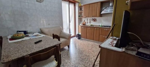 3 rooms Apartment in Naples, Italy No. 37046 7