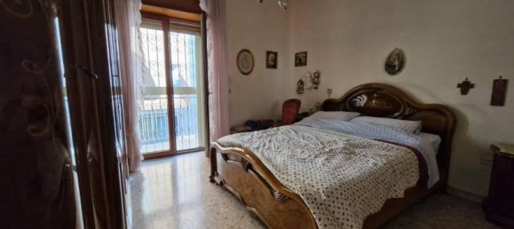 3 rooms Apartment in Naples, Italy No. 37046 8
