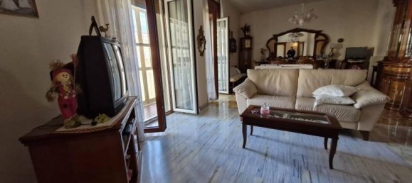 3 rooms Apartment in Naples, Italy No. 37046 4