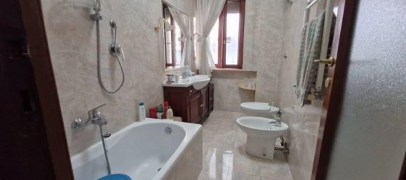 3 rooms Apartment in Naples, Italy No. 37046 17