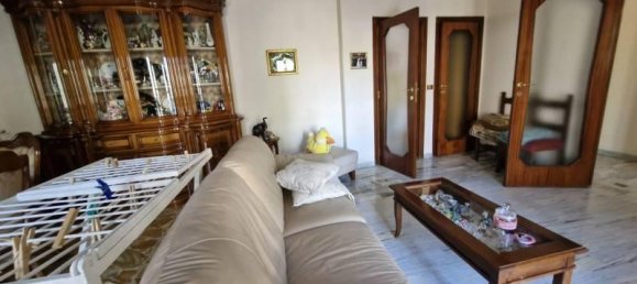3 rooms Apartment in Naples, Italy No. 37046 5