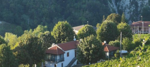 3 Schlafzimmer Haus in Santo Stefano Belbo, Italy, Nr. 272107 2