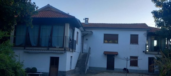3 Schlafzimmer Haus in Santo Stefano Belbo, Italy, Nr. 272107 4