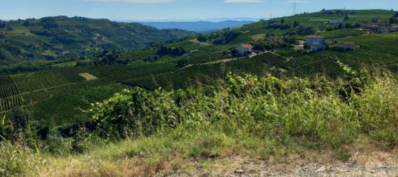 3 Schlafzimmer Haus in Santo Stefano Belbo, Italy, Nr. 272107 38