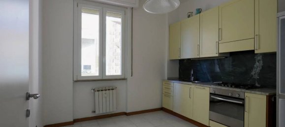 4 rooms Apartment in Arcola, Italy No. 231352 3