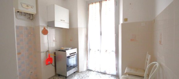 Apartamento de 5 habitaciónes en Genoa, Italy No. 2438 9