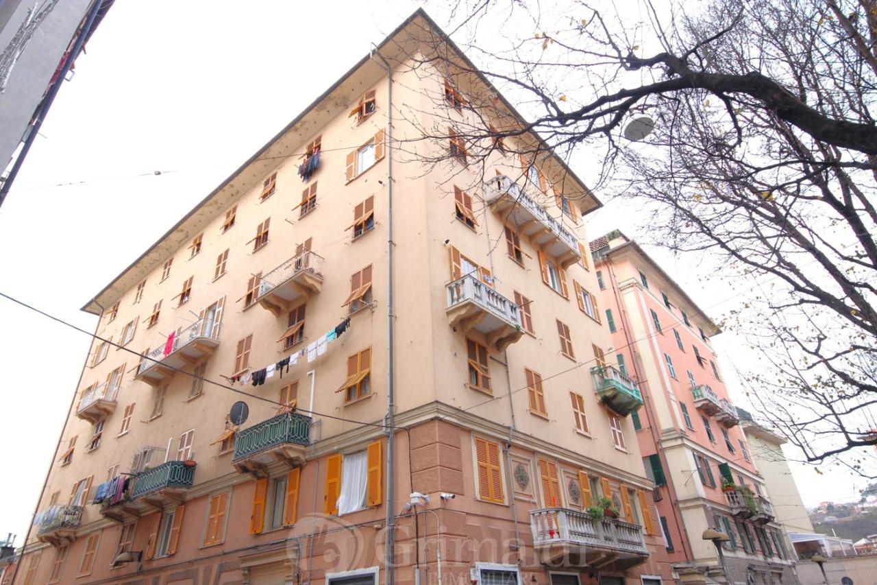 Apartamento de 5 habitaciónes en Genoa, Italy No. 2438