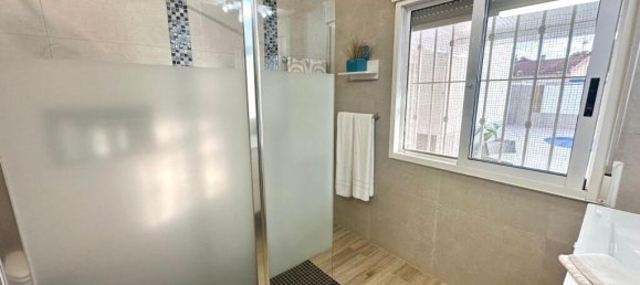 4 غرف نوم فيلا في Alicante, Spain رقم 281007 30