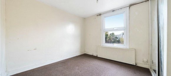 2 bedrooms Apartment in London, United Kingdom No. 7691 5