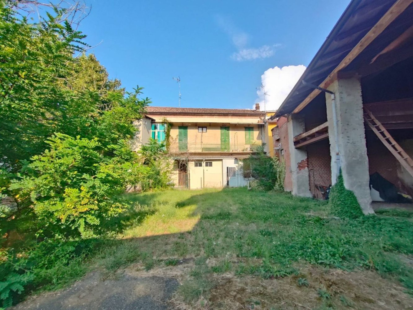 15 rooms House in Rivanazzano Terme, Italy No. 88547