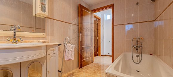 4 bedrooms House in Seixal, Portugal No. 22535 16