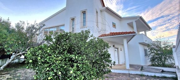 4 bedrooms House in Seixal, Portugal No. 22535 2