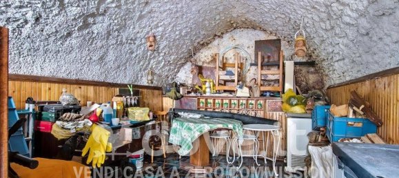 3 Schlafzimmer Haus in Roncobello, Italy, Nr. 264209 14