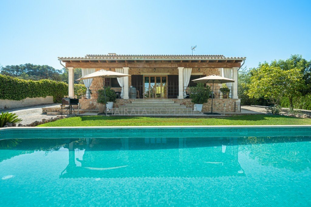  Castillos de 4 dormitorios en Sineu, Spain No. 41568