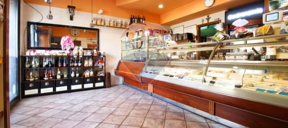 Коммерческая недвижимость с 4 комнатами в Павия, Италия № 187190 2