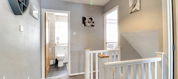 3 bedrooms Commercial property in Biggin Hill, United Kingdom No. 4771 14