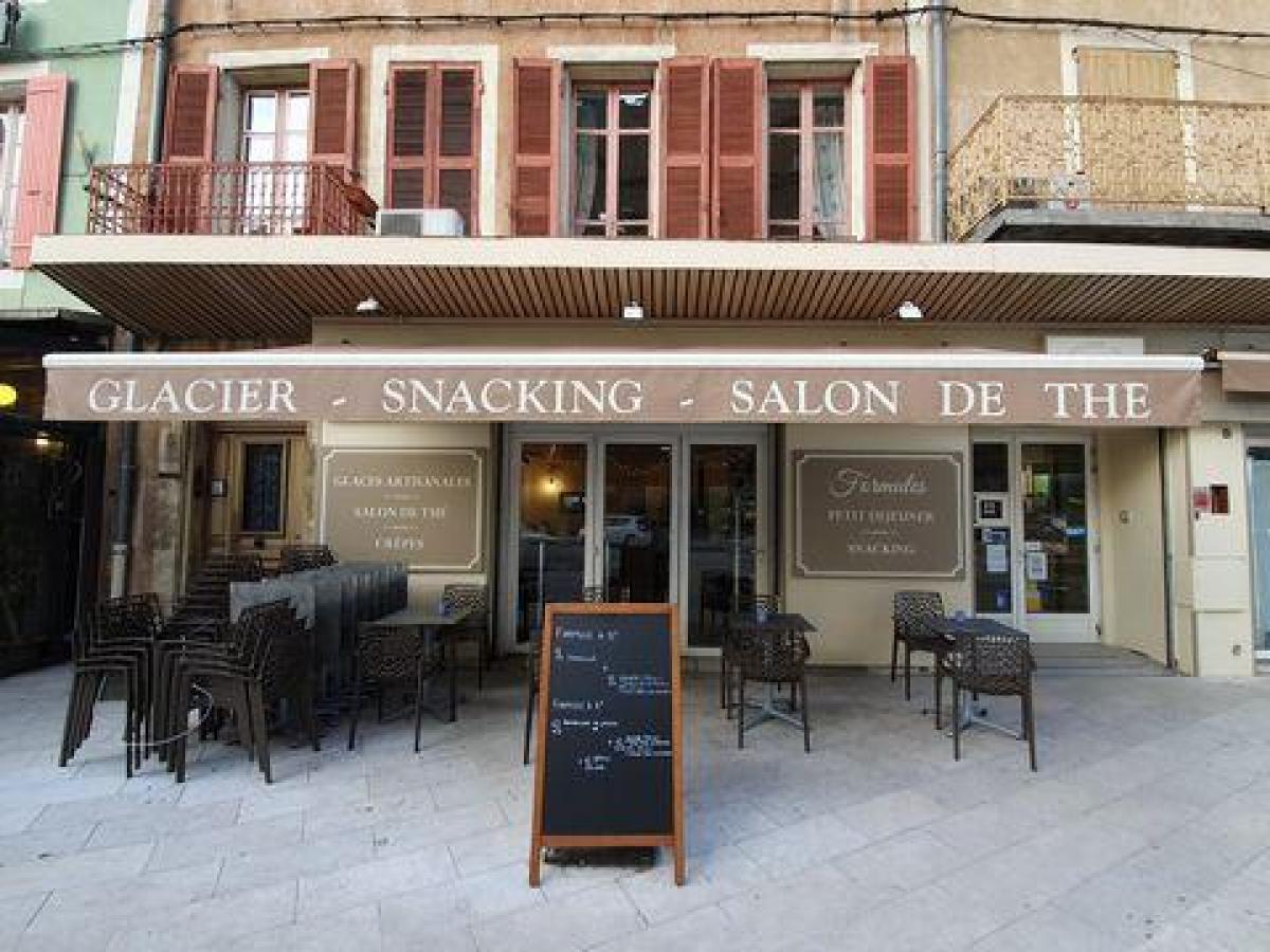 Офис с 2 спальнями в Оранж, Франция № 17699