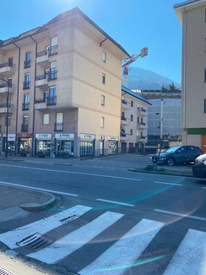 4 rooms Apartment in Morbegno, Italy No. 38948