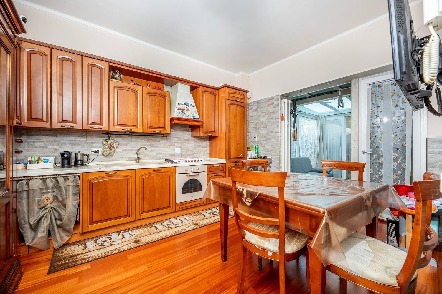 3 bedrooms Apartment in Rome, Italy No. 394030