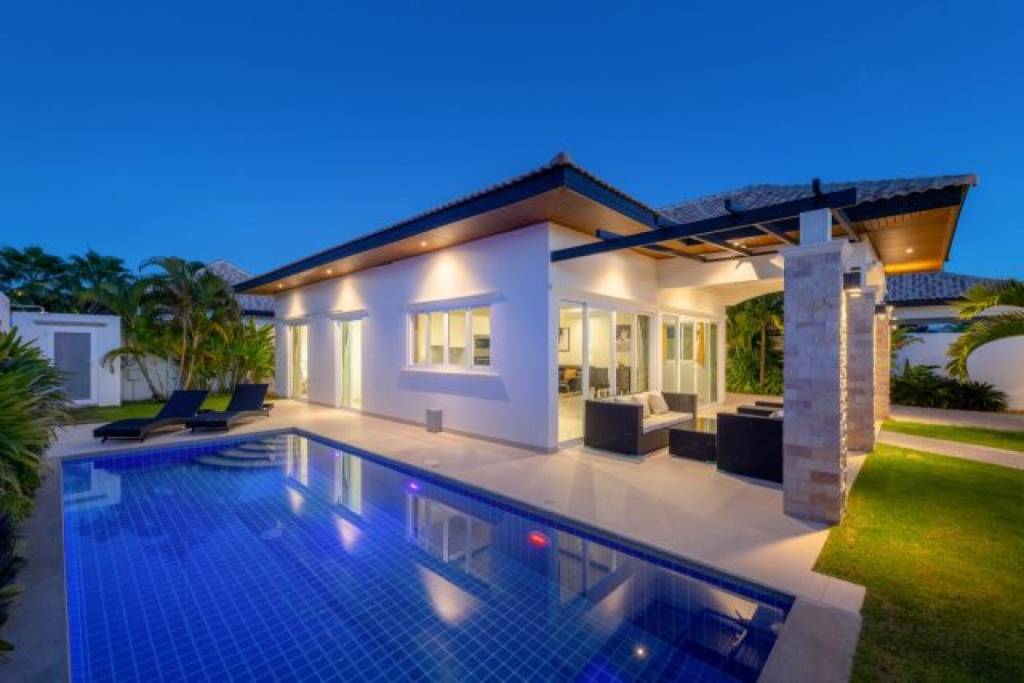 3 bedrooms Villa in Hua Hin, Thailand No. 75039
