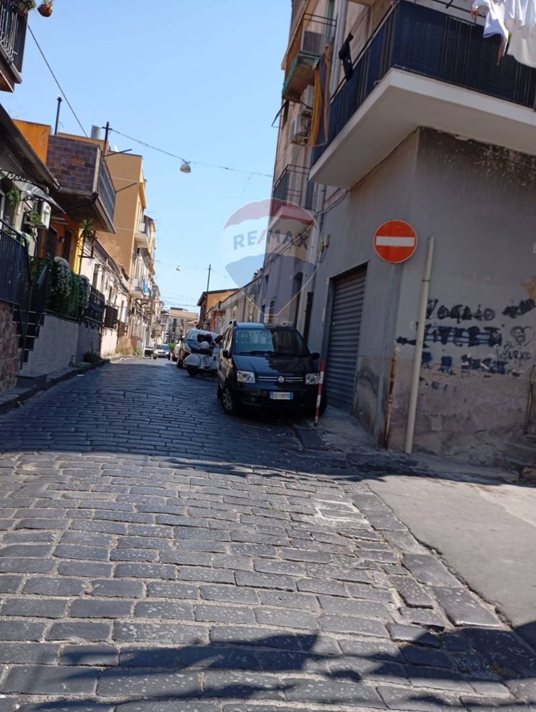 4 bedrooms Apartment in Catania, Italy No. 311981