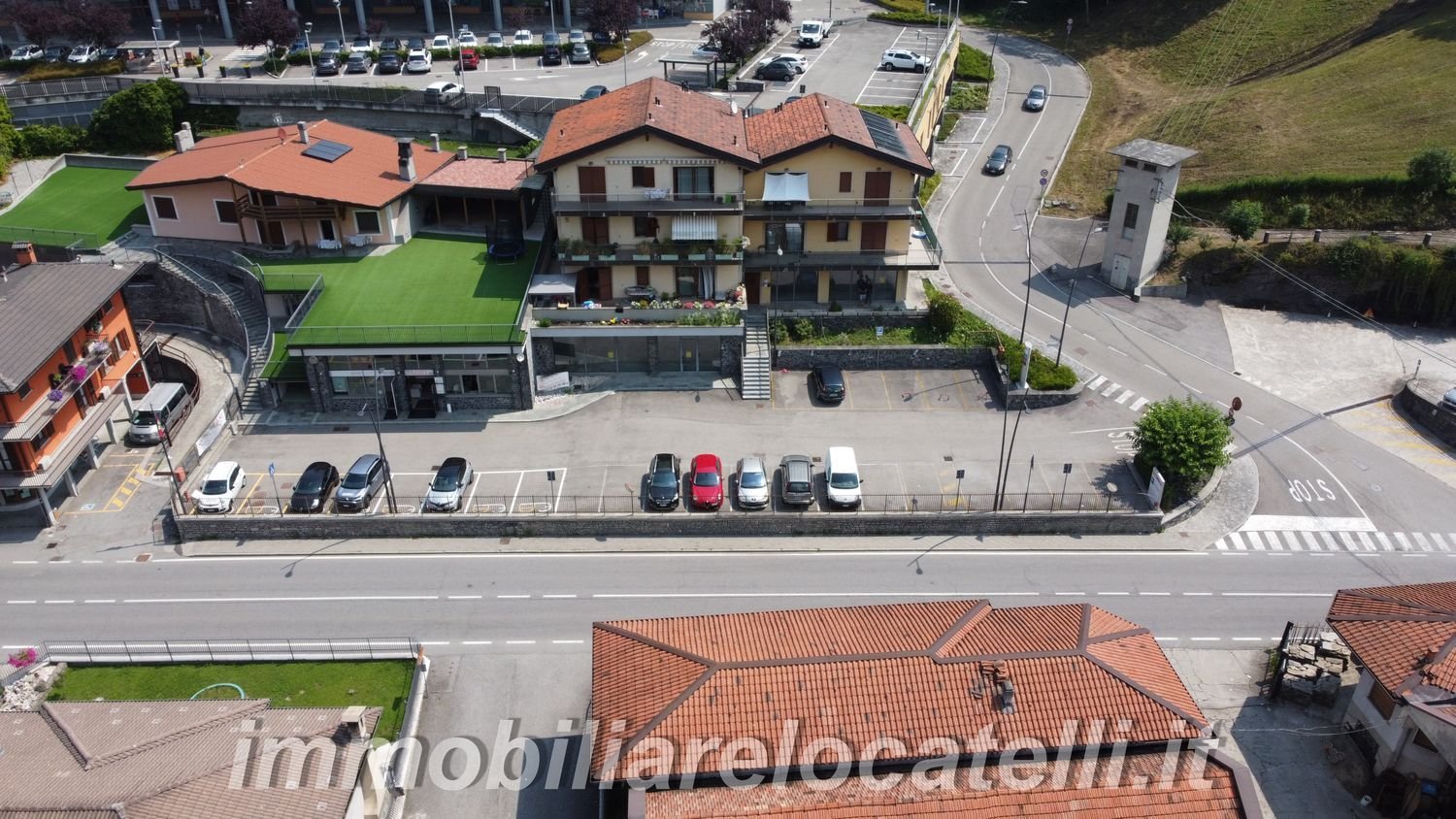 60m² Office in Sant'Omobono Terme, Italy No. 87320