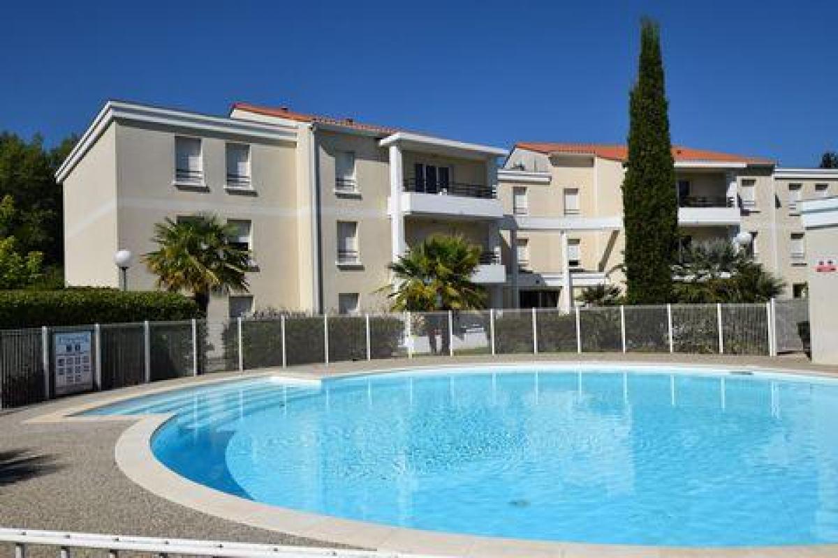 Condominio de 2 dormitorios en Royan, France No. 33044