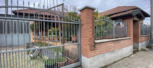 2 bedrooms Villa in Vigevano, Italy No. 175839 6