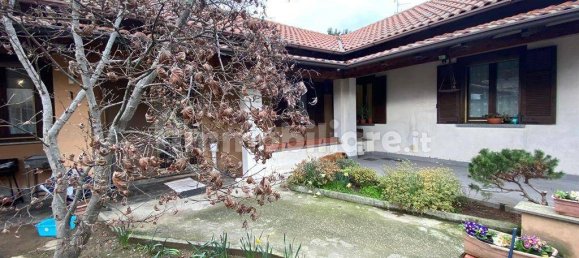 2 bedrooms Villa in Vigevano, Italy No. 175839 3
