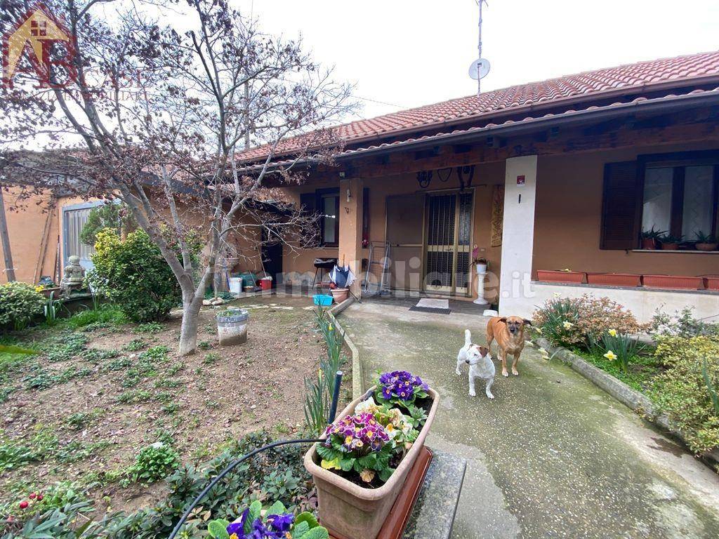 2 bedrooms Villa in Vigevano, Italy No. 175839