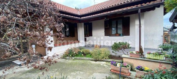 2 bedrooms Villa in Vigevano, Italy No. 175839 4
