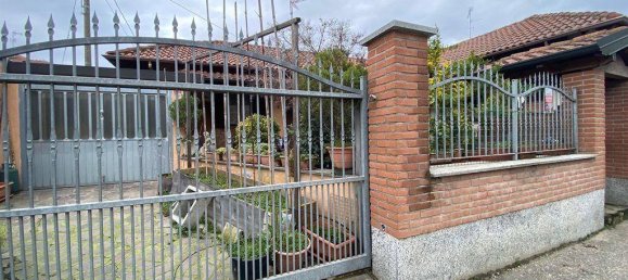 2 bedrooms Villa in Vigevano, Italy No. 175839 5