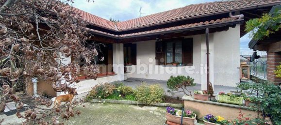 2 bedrooms Villa in Vigevano, Italy No. 175839 2