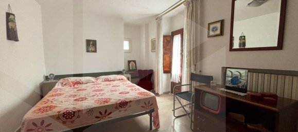 3-salle Maison à Faeto, Italy No. 31361 15