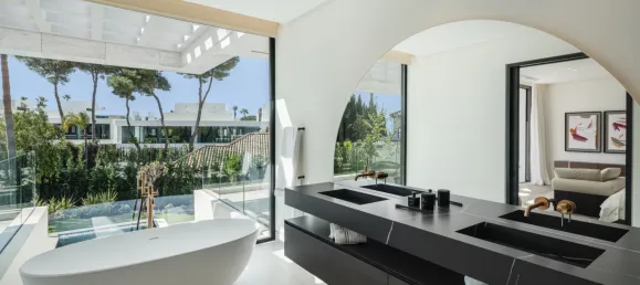 6 bedrooms Villa in Marbella, Spain No. 104292 11