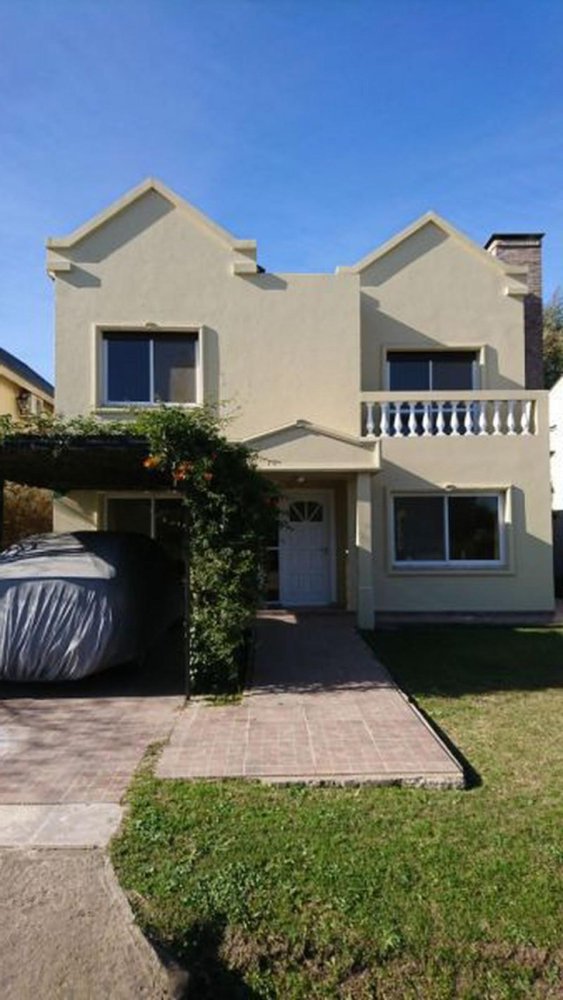 3 bedrooms House in Chascomus, Argentina No. 16590