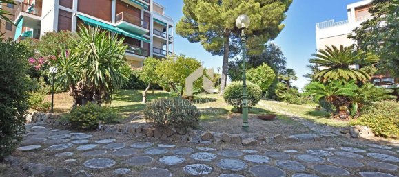 3-salle Appartement à Sanremo, Italy No. 290093 22