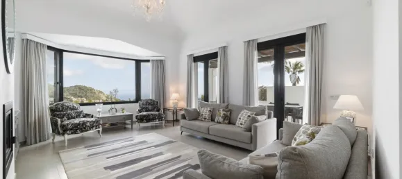 4 bedrooms Villa in Mijas, Spain No. 21602 3