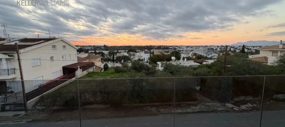 Квартира с 4 спальнями в Строволос, Кипр № 26076 16